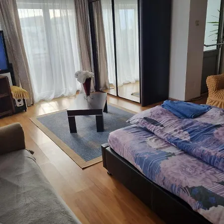 Penthouse Apartament 2 Floors, 2 Bedroom , 2 Bath, 120 Sqm , Inside Yard Parking Apartmán *