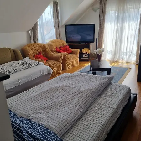 Penthouse Apartament 2 Floors, 2 Bedroom , 2 Bath, 120 Sqm , Inside Yard Parking Lejlighed *