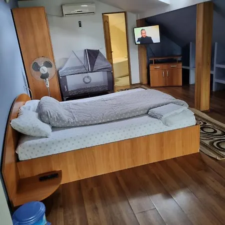 Penthouse Apartament 2 Floors, 2 Bedroom , 2 Bath, 120 Sqm , Inside Yard Parking *