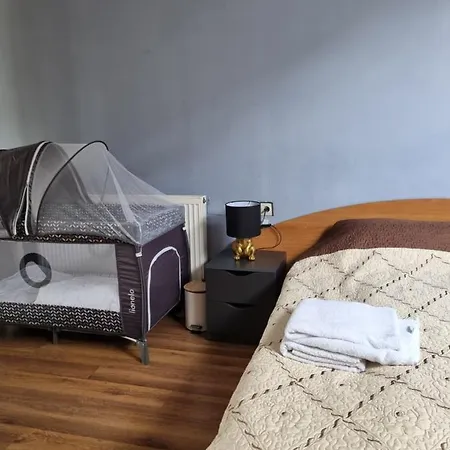 Penthouse Apartament 2 Floors, 2 Bedroom , 2 Bath, 120 Sqm , Inside Yard Parking Apartmán