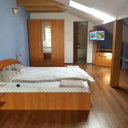 Penthouse Apartament 2 Floors, 2 Bedroom , 2 Bath, 120 Sqm , Inside Yard Parking Kluž