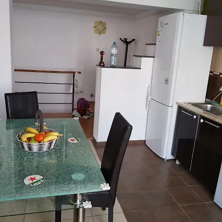 Penthouse Apartament 2 Floors, 2 Bedroom , 2 Bath, 120 Sqm , Inside Yard Parking Apartmán *